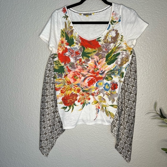 Anthropologie Little Yellow Button Elysia Tee Medium - Picture 1 of 5